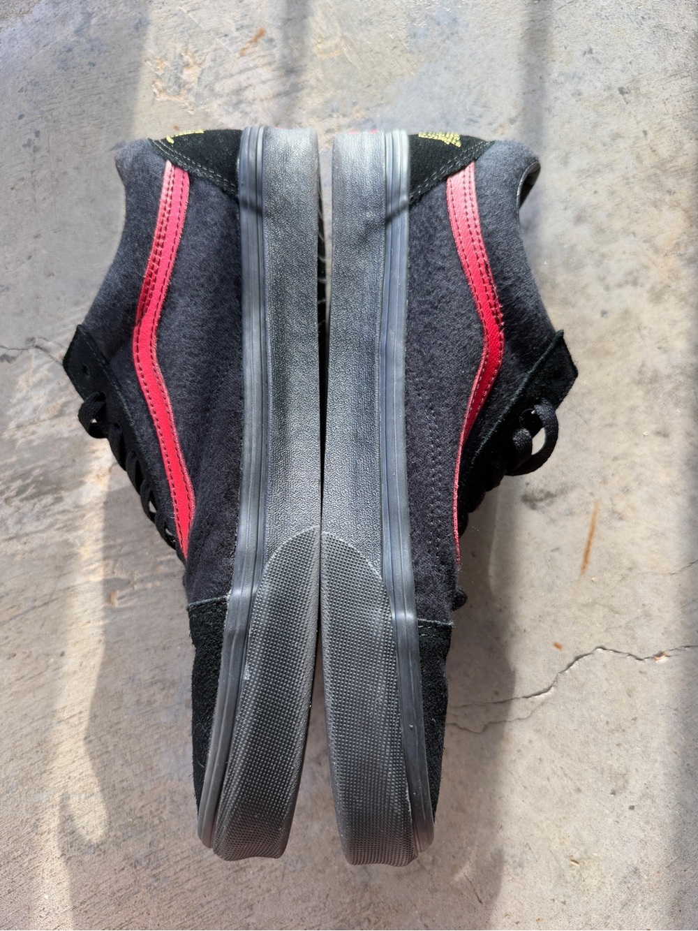 Vans Disney Mickey Mouse Club Old Skool Black Red Suede Sneakers Men’s 10.5 - Picture 10 of 12
